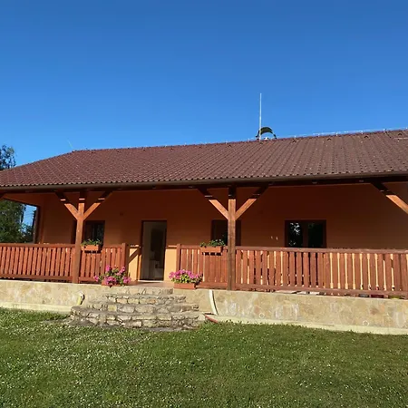 Slunny Domek S Terasou A Zahradou Zvíkovské Podhradí Exteriér fotografie
