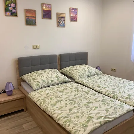 Slunny Domek S Terasou A Zahradou Zvíkovské Podhradí Exteriér fotografie