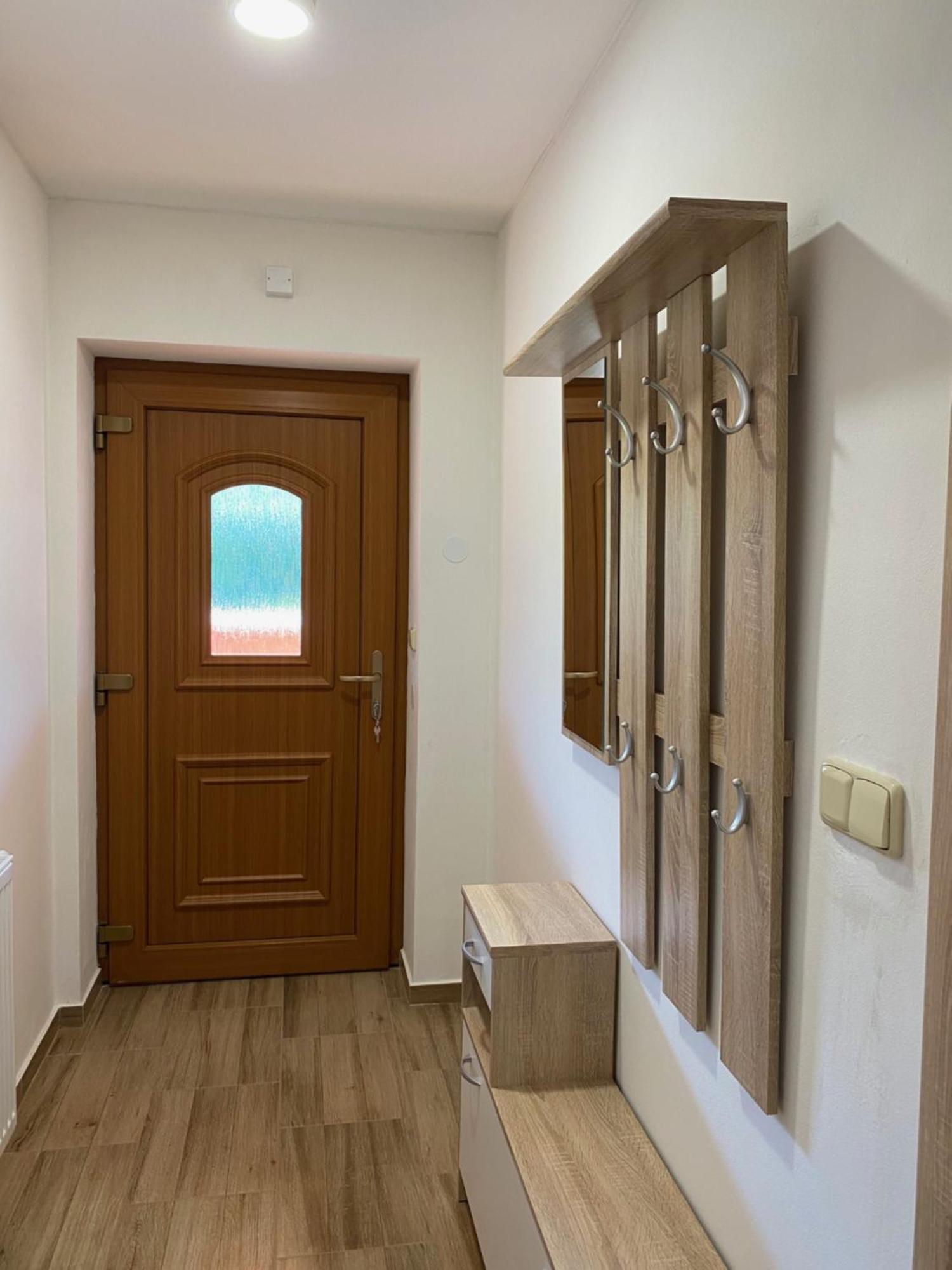Slunny S Terasou A Zahradou Holiday home *